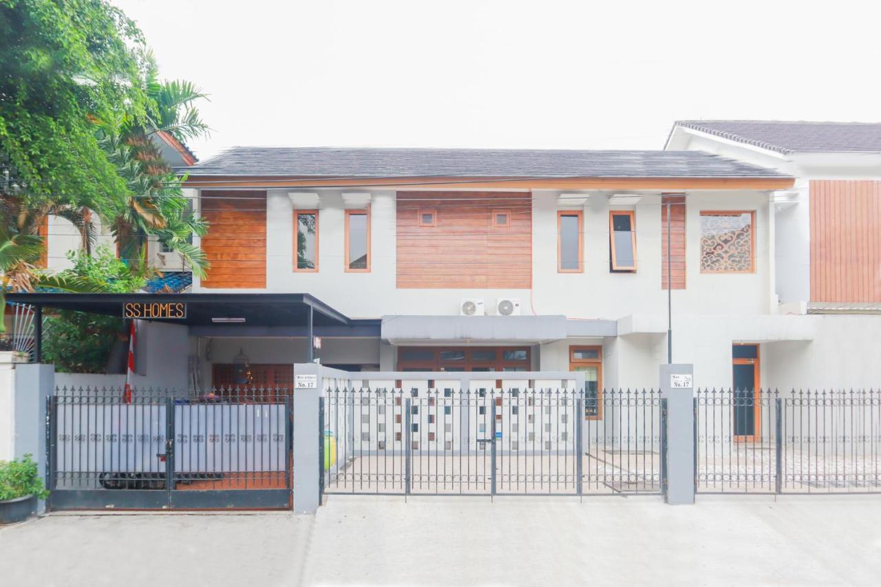 OYO 2196 Ss Homes Jacarta Exterior foto