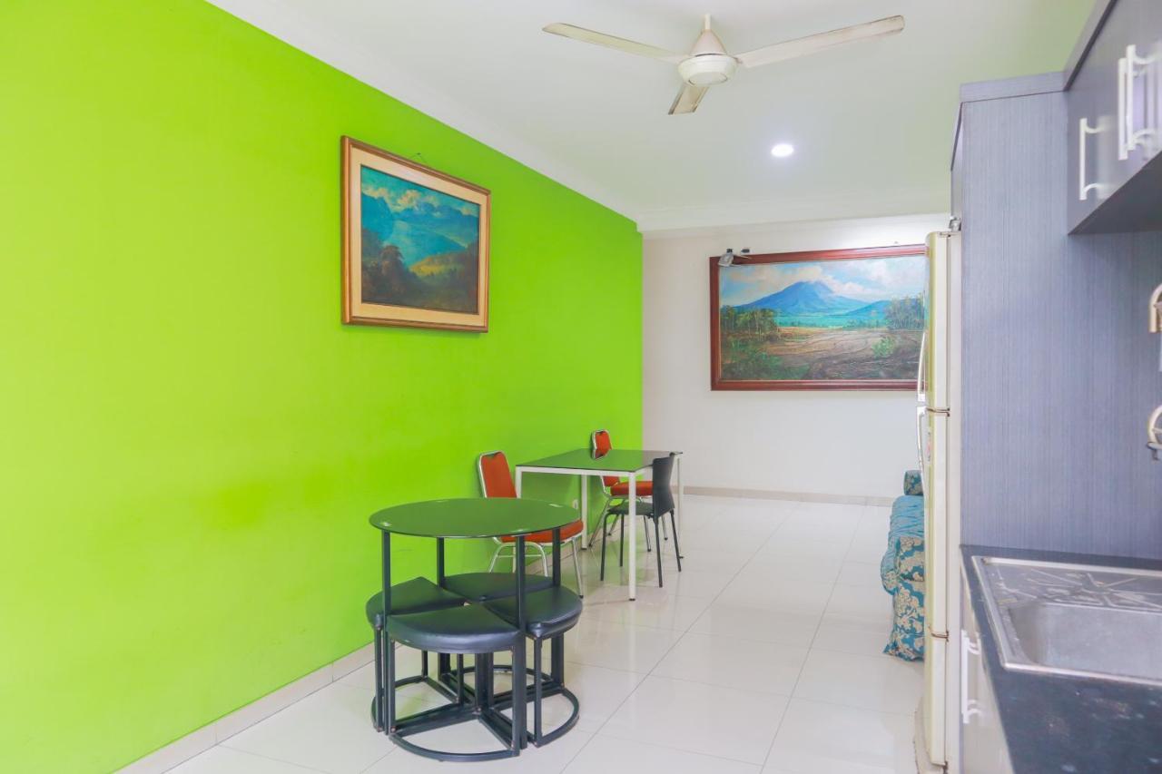 OYO 2196 Ss Homes Jacarta Exterior foto